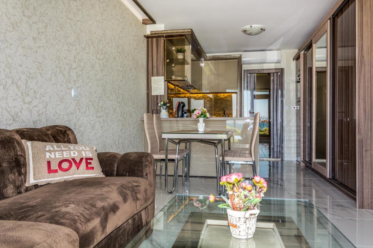 Apartcomplex Golden Bay Ravda Exteriör bild