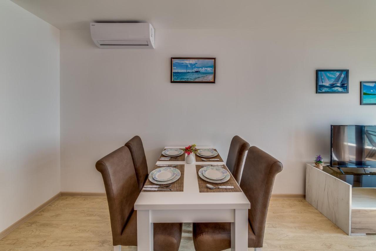 Apartcomplex Golden Bay Ravda Exteriör bild