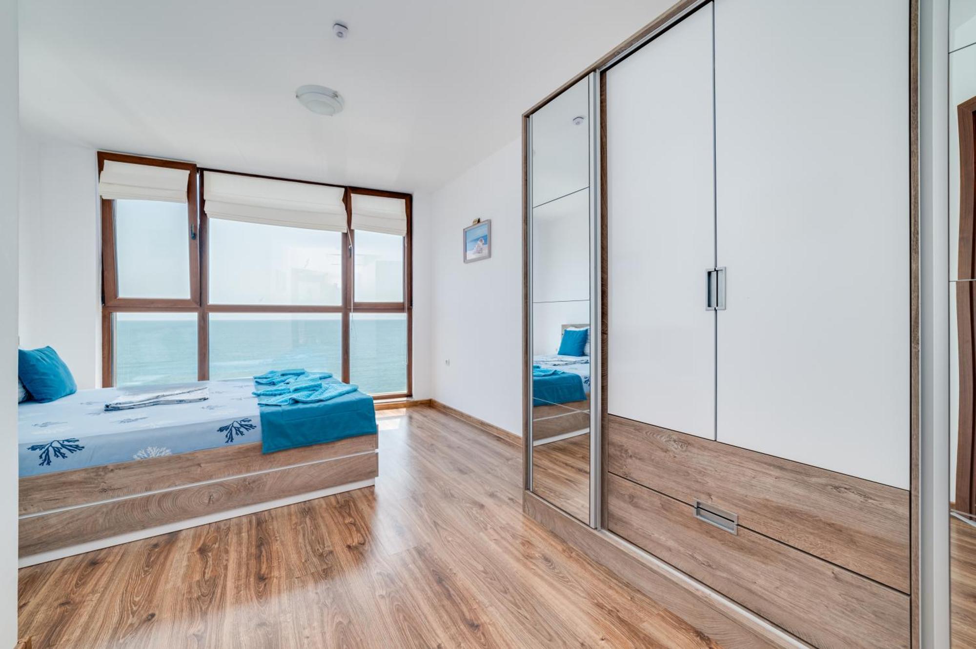 Apartcomplex Golden Bay Ravda Exteriör bild